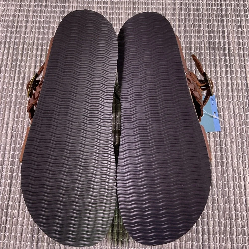 New Women's Brown Mountain Sole Leather Sandals Size 9